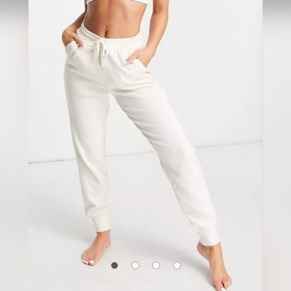 Nike Pants - Nike Yoga 2 Toned Waffle Joggers sz Med